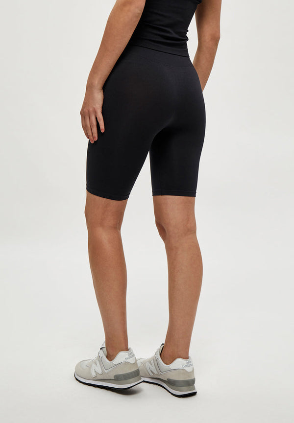MSMIRA SHORTS Svartar