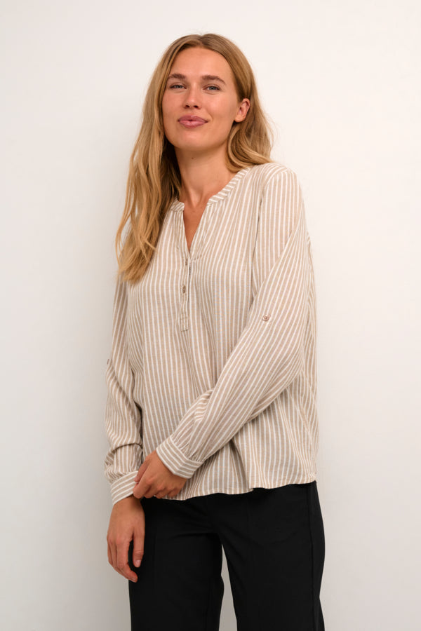 KAmilia Blússa